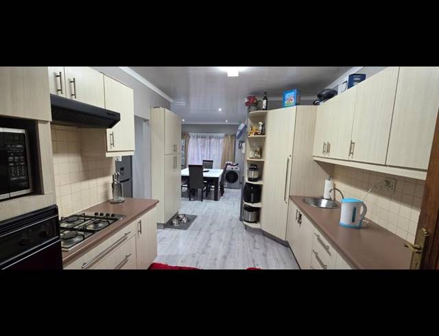 4 BEDROOM HOUSE FOR SALE IN THREE RIVERS